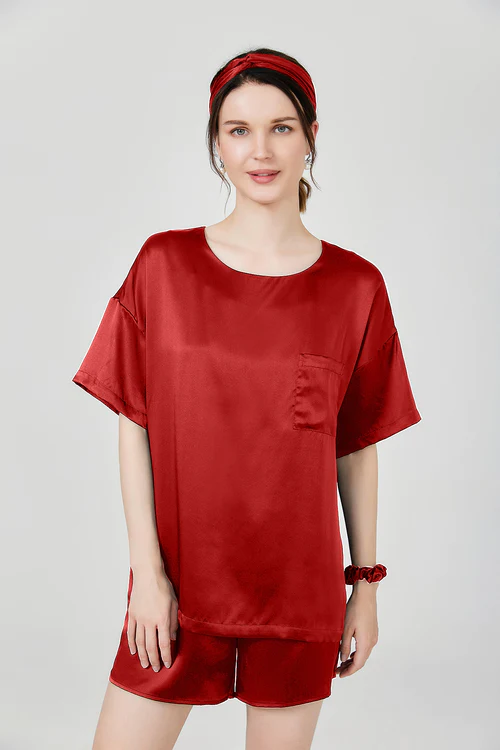 Pyjamassett for kvinner i silkeshorts