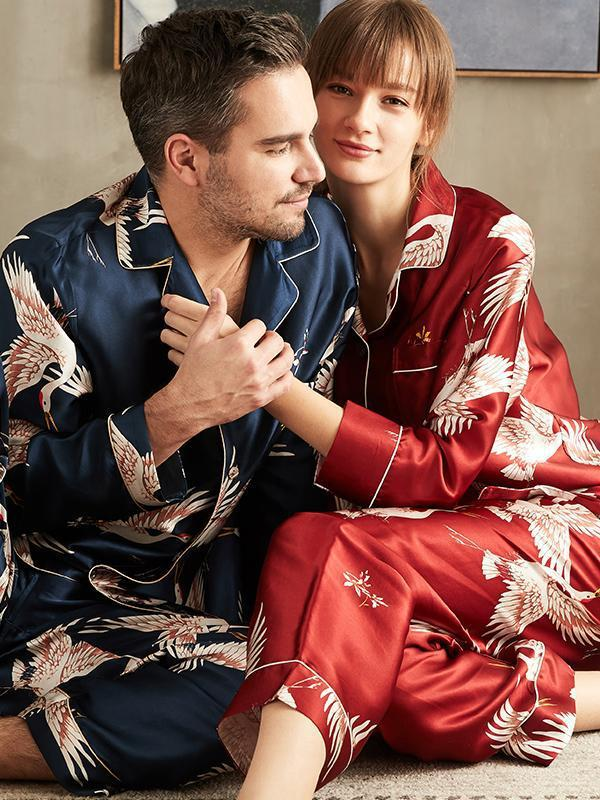 Full-length crane print silk couple pajamas with long sleeves