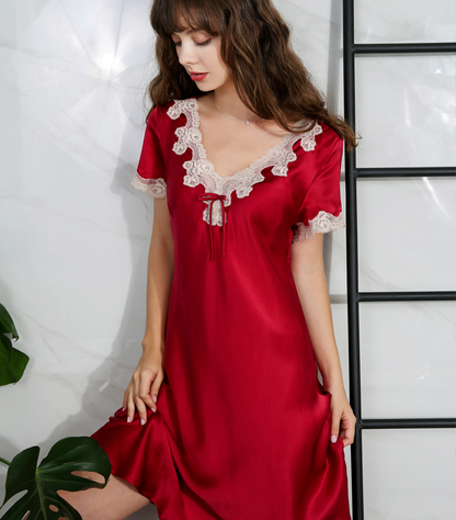 Silk and lace nightdress with short sleeves
