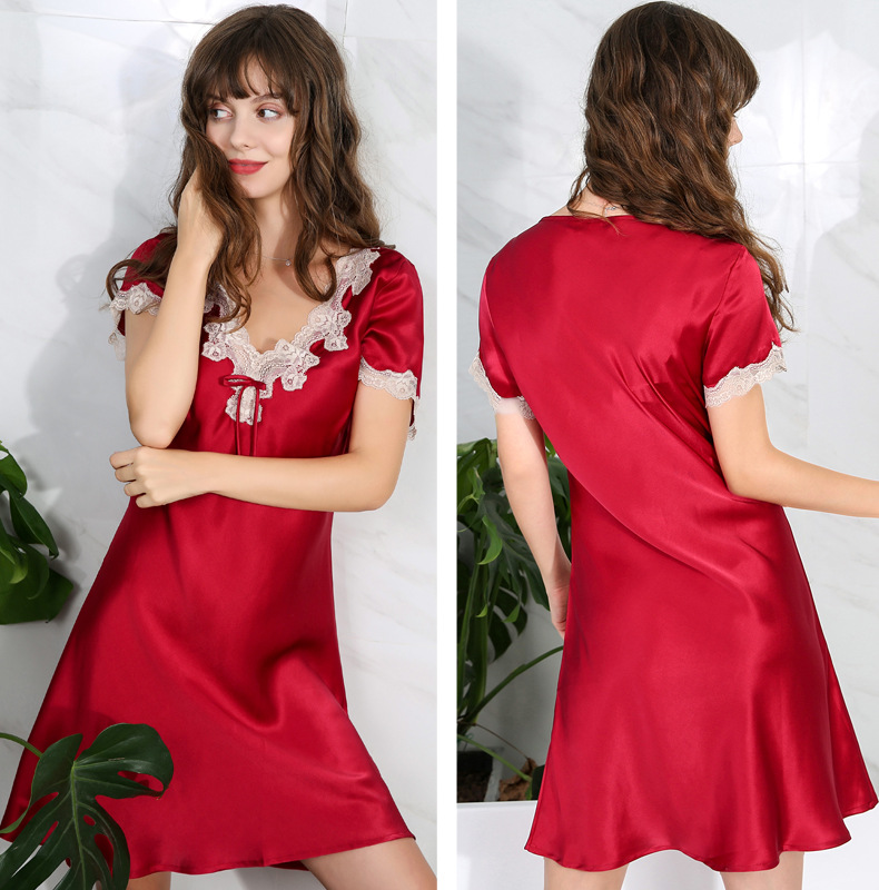 Silk and lace nightdress with short sleeves