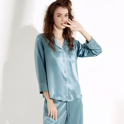 Luksuriøs silke pyjamassett for kvinner