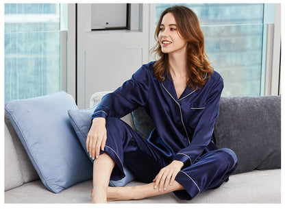 Klassisk silkepyjamas for kvinner (skjortetopp og bukser)