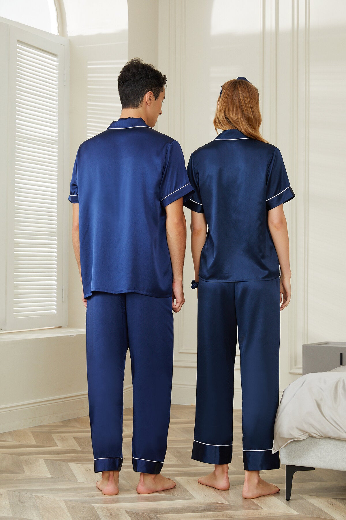 Blue silk couple pajamas with short sleeves